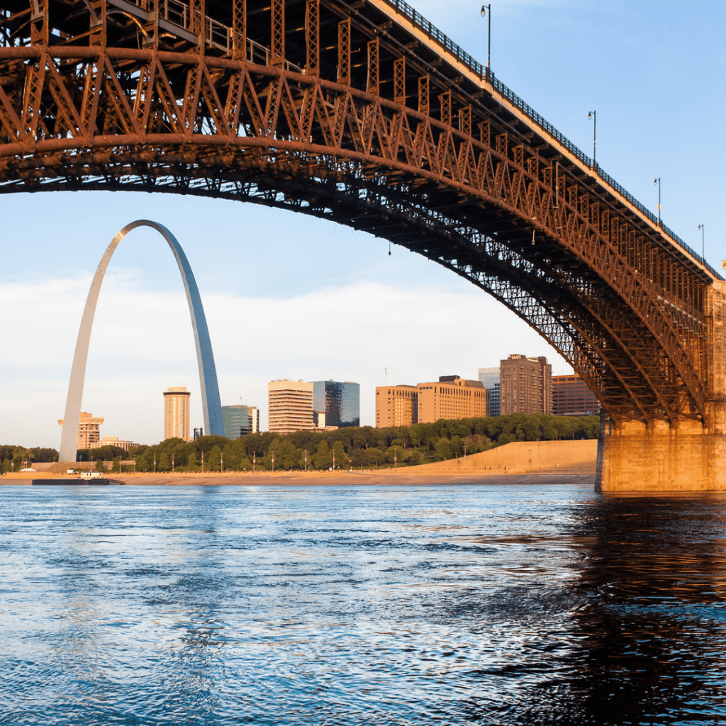 Eads Bridge and the Gateway Arch in Gateway Arch National Park